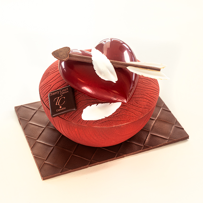 bonbonniere-chocolat-st-valentin-coeur-rouge-fond-BD